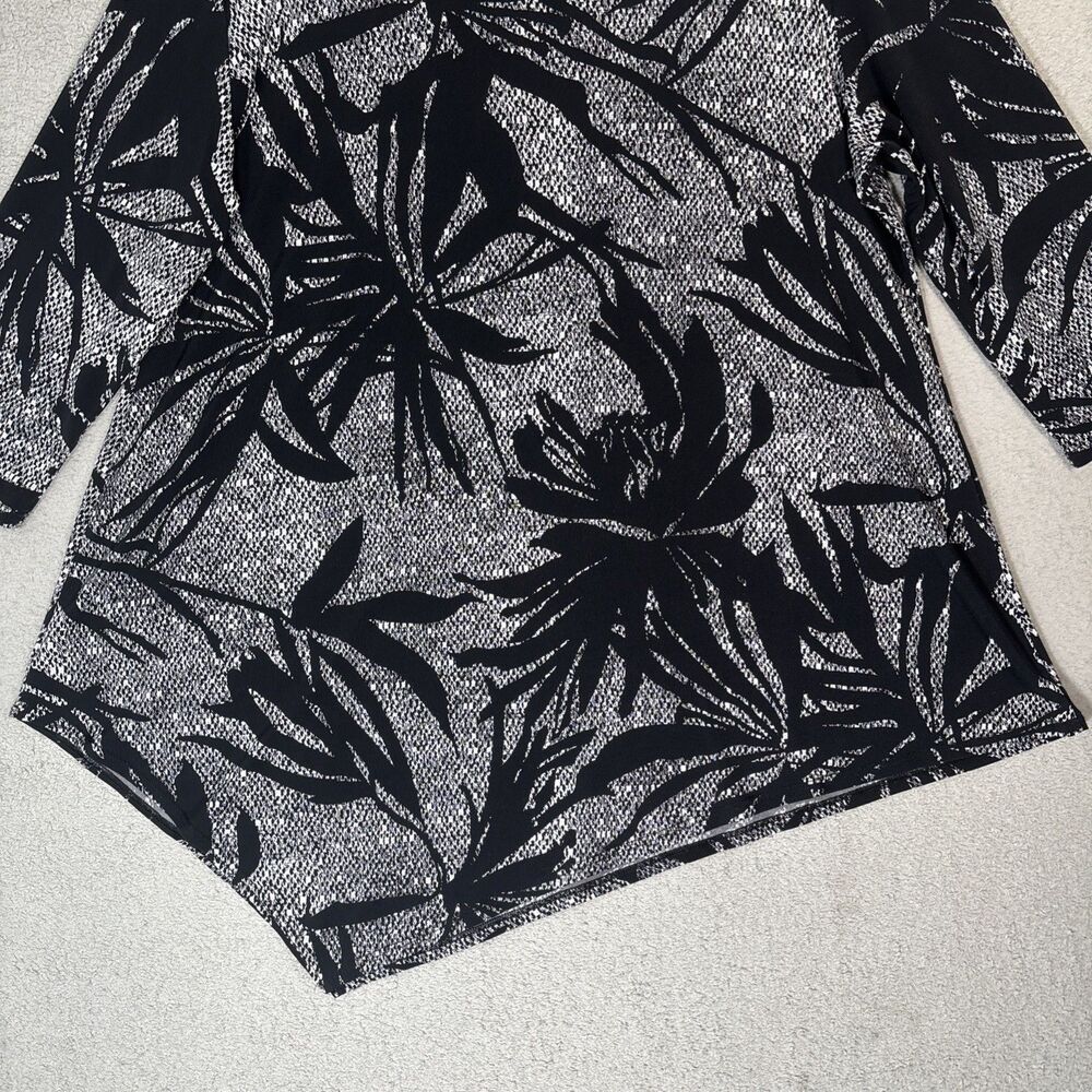 Clara Sun Woo Black & White Floral Asymmetric Tunic - Picture 13 of 15